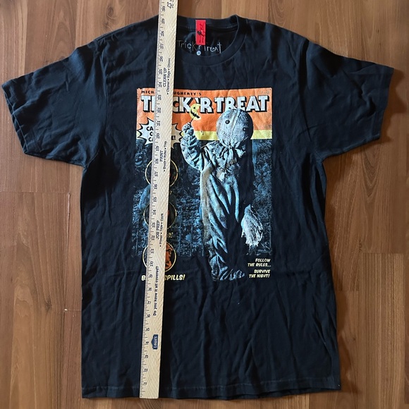 NWT Trick โr Treat T-shirt size medium Hot Topic ๐ - Picture 4 of 7